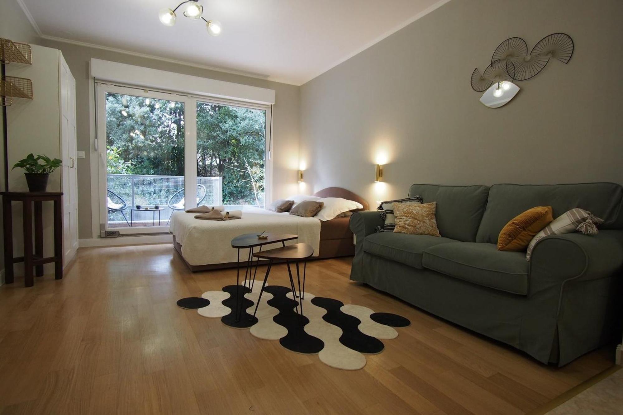 Charming Terrace Apartment *
